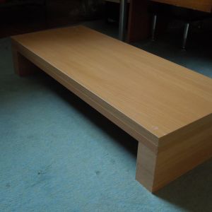 ein Podest zum Kleider-testen