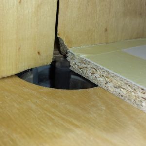 "Abplattung" der Füllung, da diese zu dick für die Nut in den Rahmenteilen ist